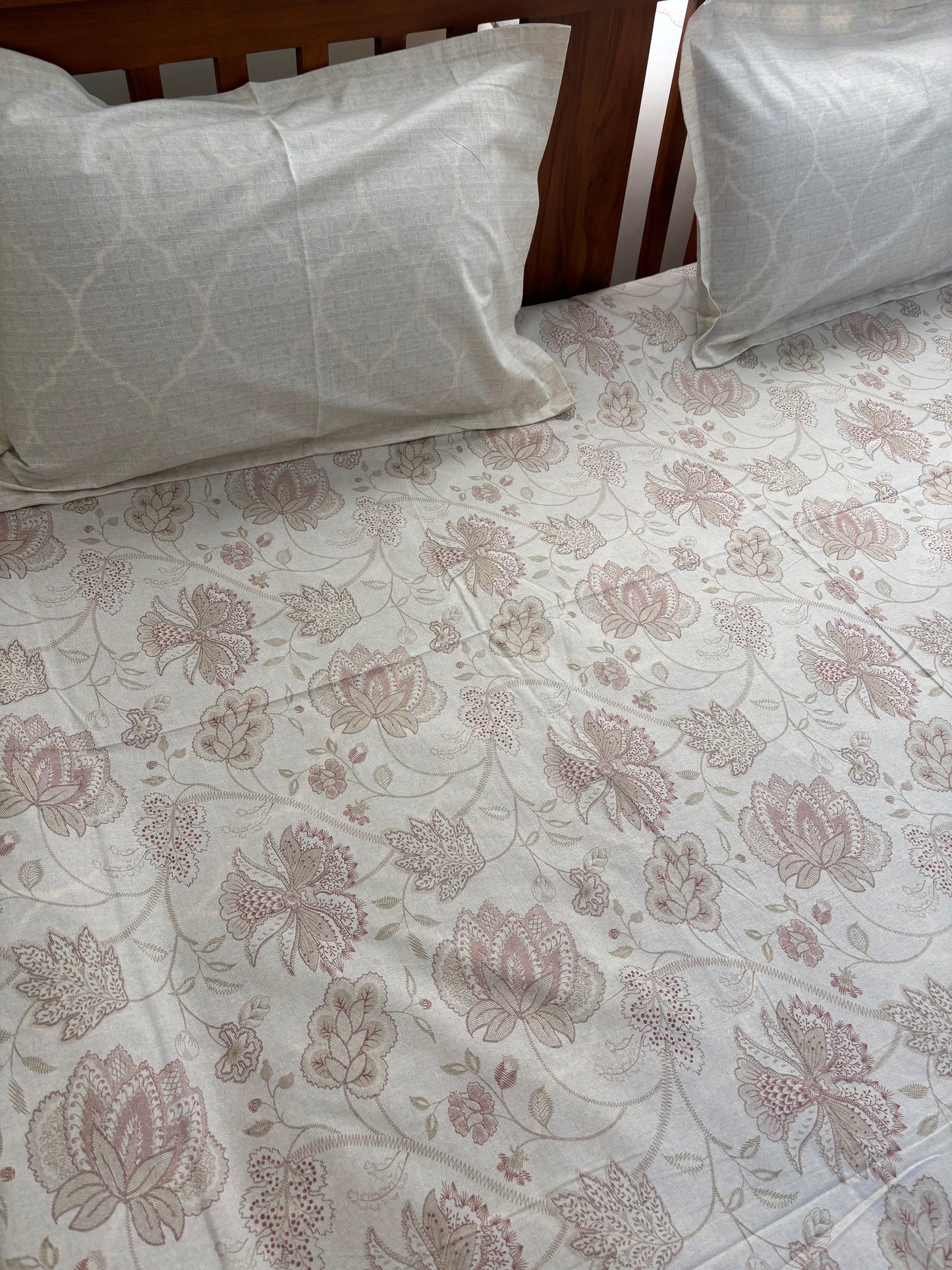 100% cotton Bedspread 90x100 inches