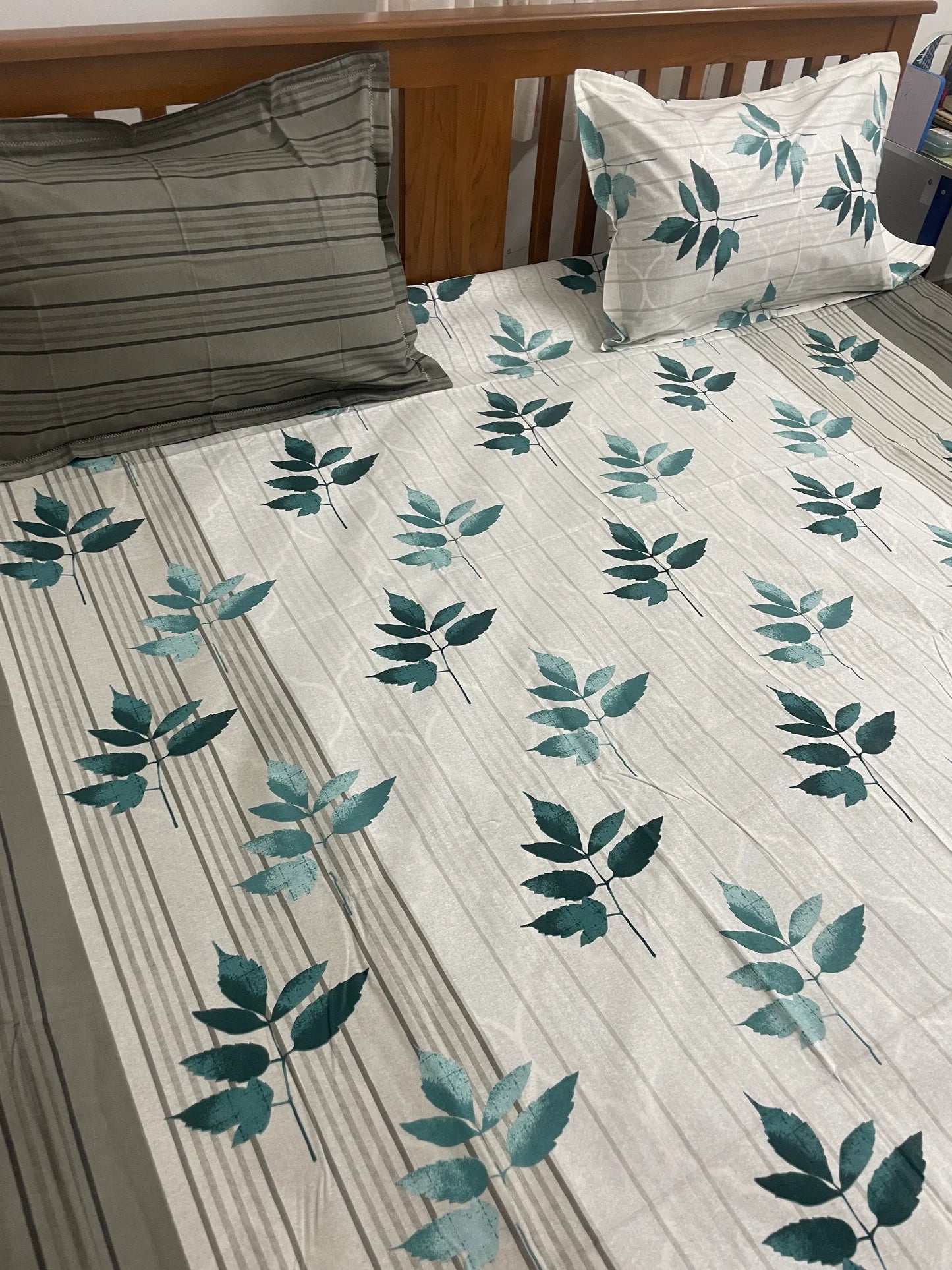 bedspread fitted sheet